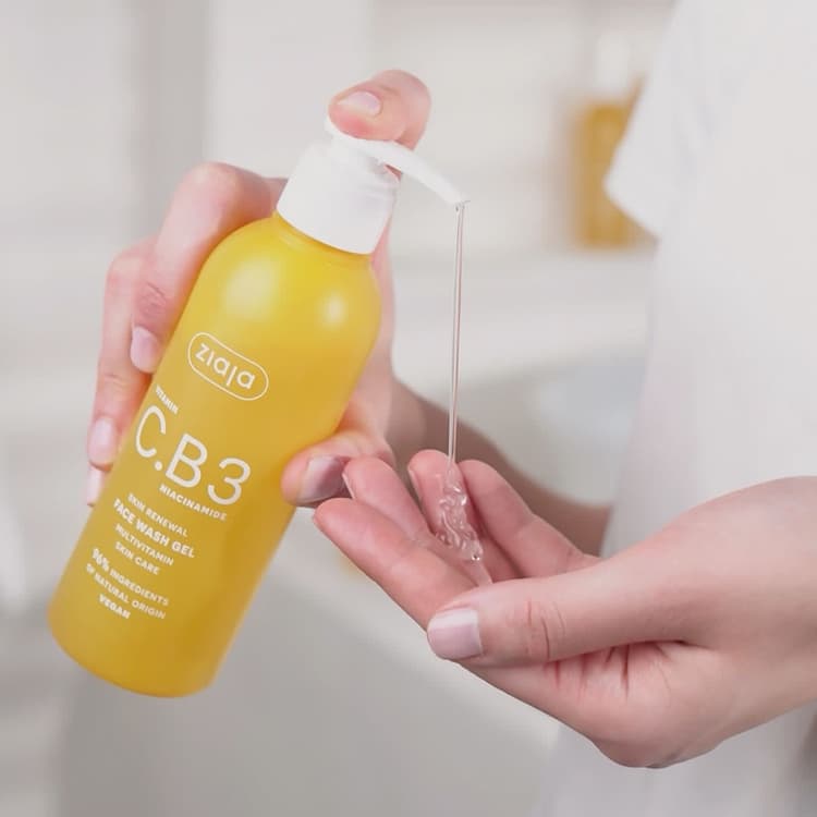 Ziaja Vitamin C B3 Niacinamide Facial Cleansing Gel