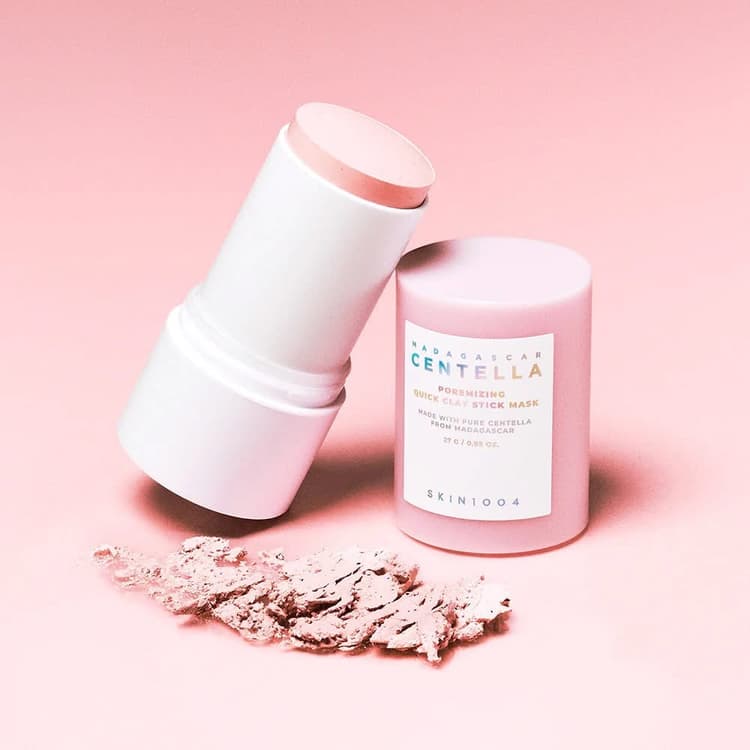 SKIN1004 Madagascar Centella Poremizing Quick Clay Stick Mask ماسك عصا الطين السريع لتخفيف وإزلة الدهون من المسام